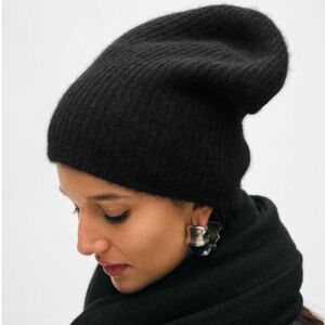 White & Warren Cashmere Plush Rib Beanie
